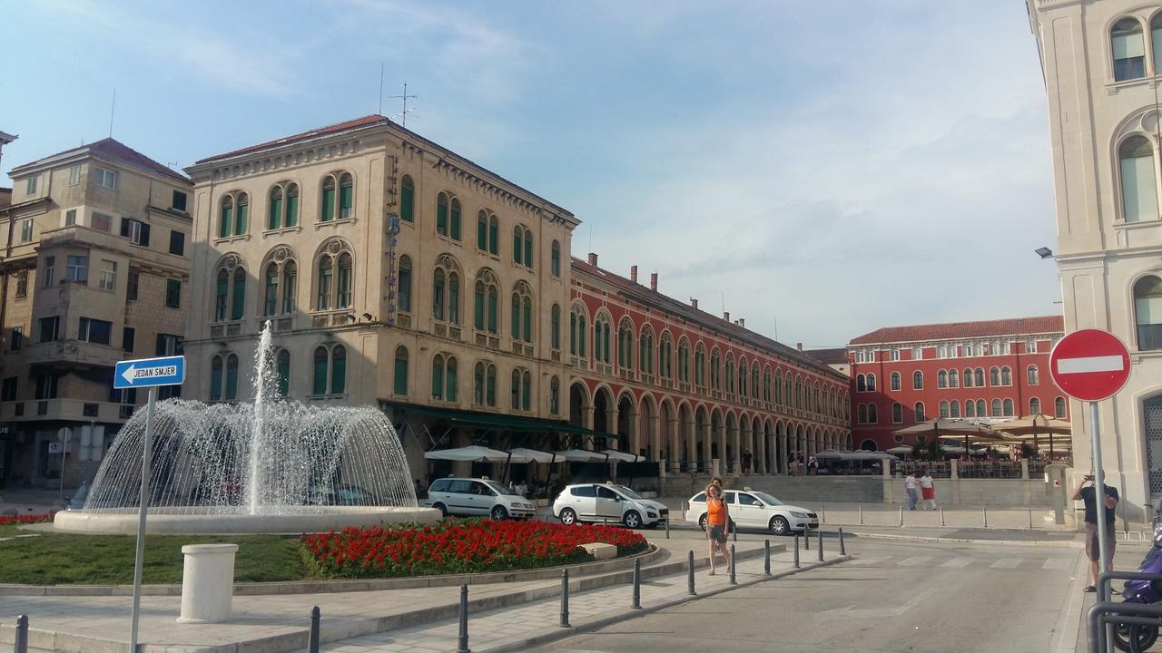 Nina, Apartment In City Centre Сплит Екстериор снимка